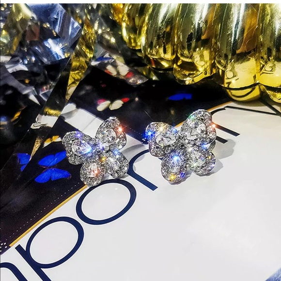 295 Silver earring 💯 Authentic - Picture 7 of 8